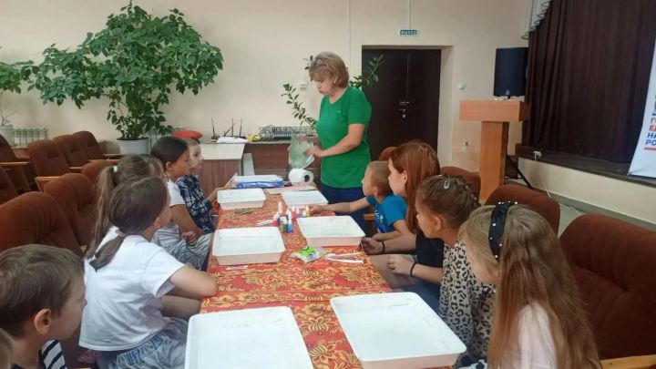 Макылда Эбру техникасы белән рәсем ясарга өйрәнделәр