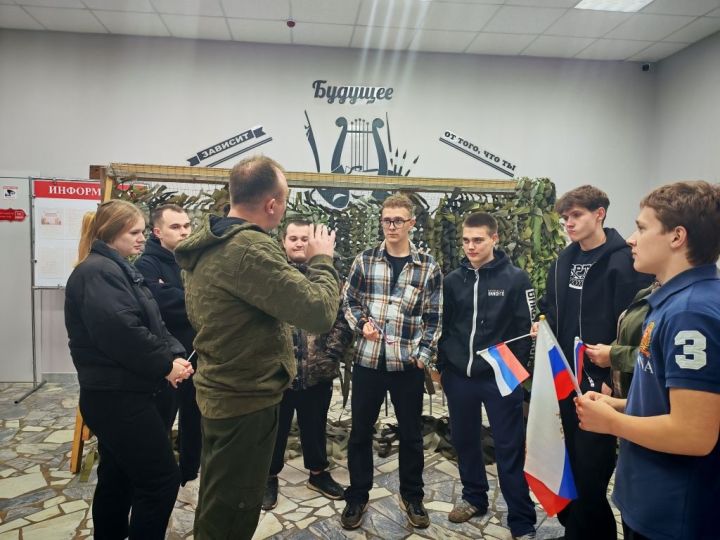 Участник СВО рассказал коргузинской молодёжи о службе