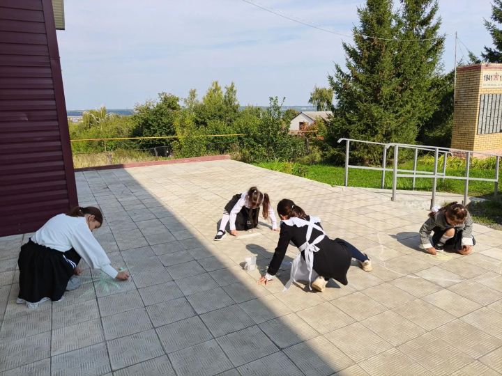 Печище балалары Беслан фаҗигасен искә төшерделәр