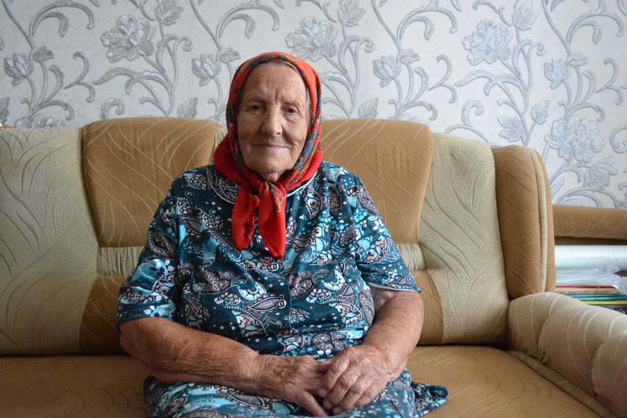 В свои почтенные годы Клавдия Ивановна сохраняет необыкновенную активность