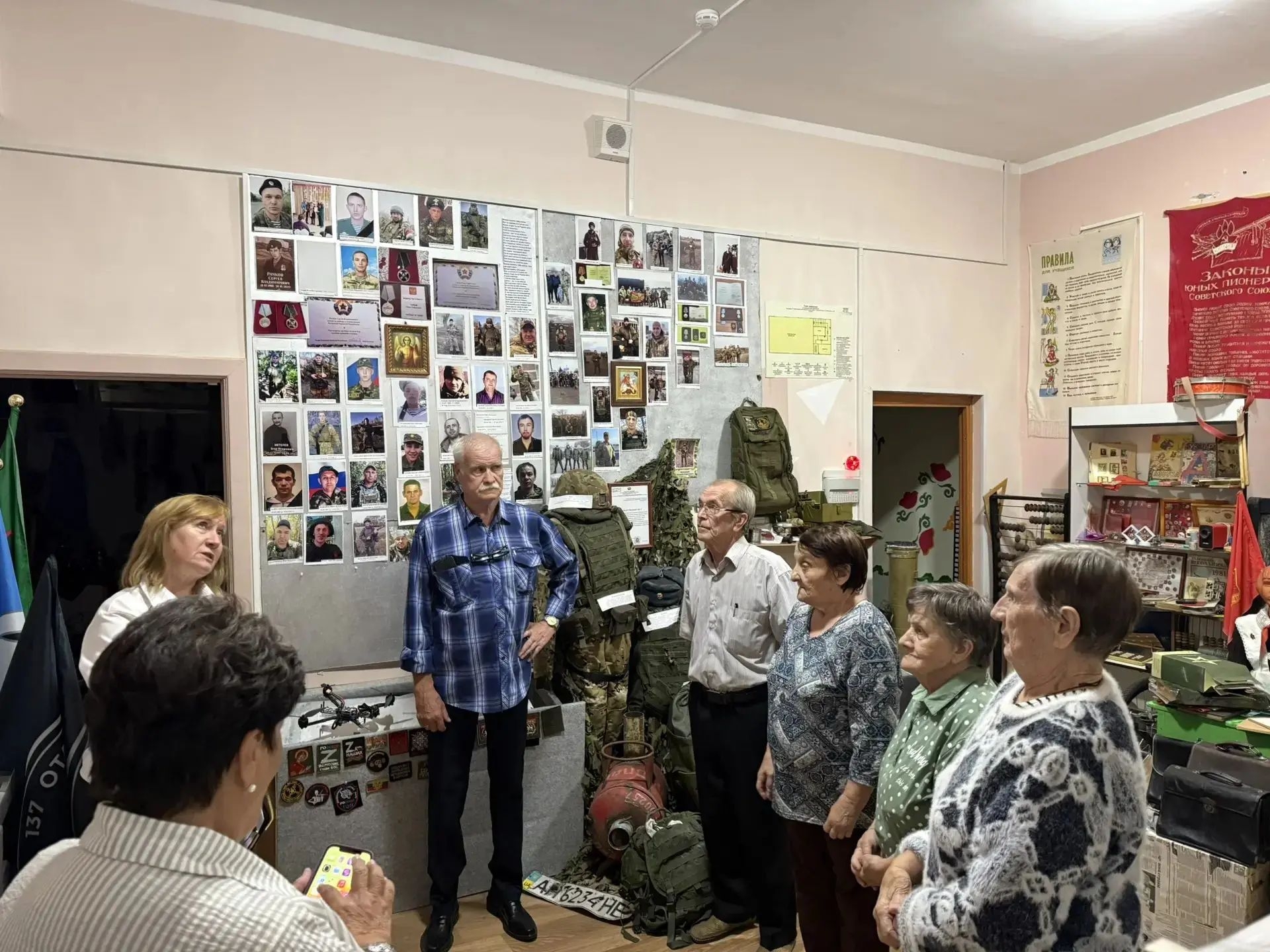 Участники с большим вниманием слушали рассказ о событиях лета 1943 года, когда на Огненной дуге решалась судьба Великой Отечественной войны. 