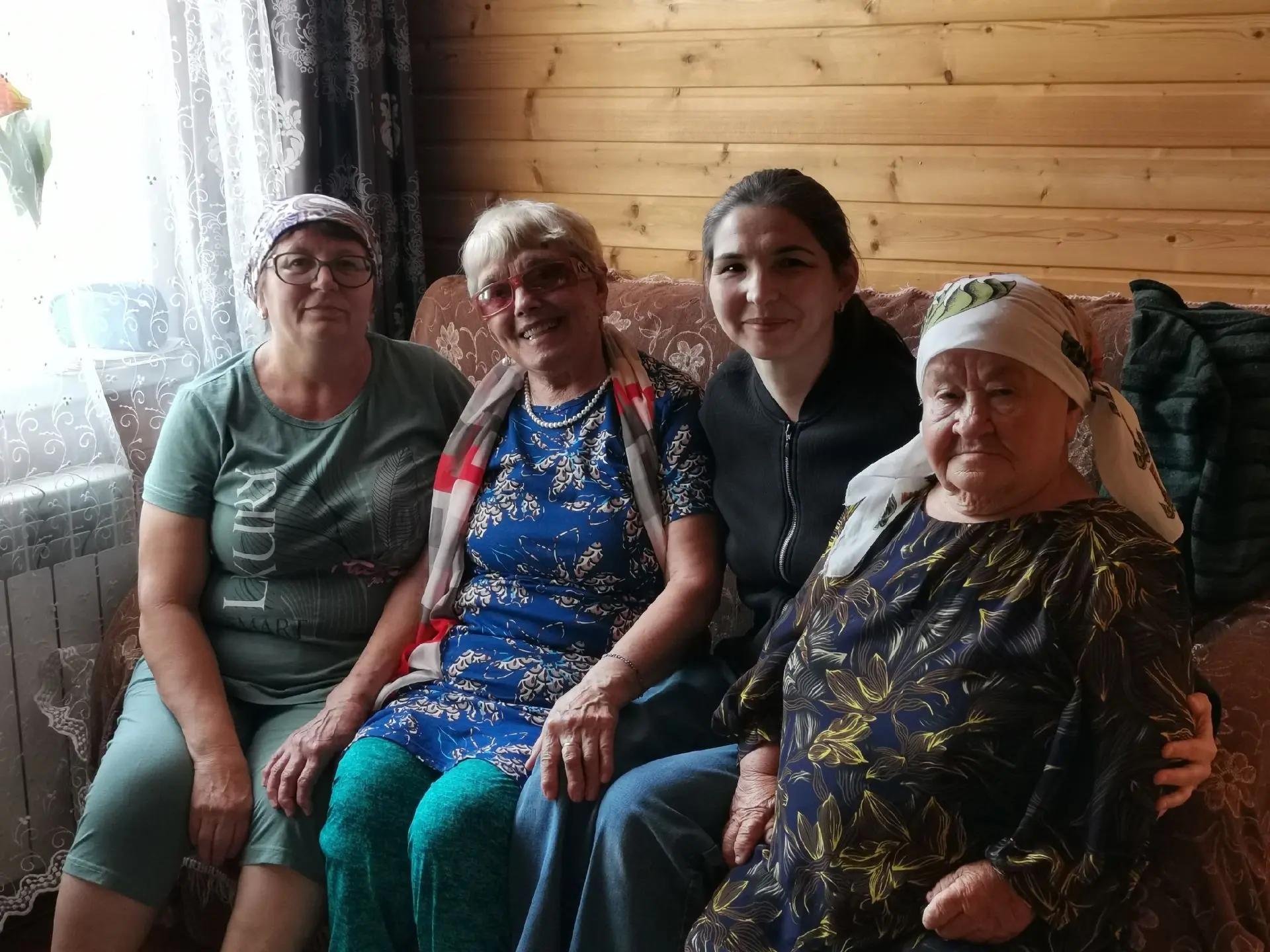 Гөлсия апага туган көнендә ныклы сәламәтлек, бетмәс-төкәнмәс энергия, күңел күтәренкелеге, якыннарының җылысын һәм кайгыртуын теләделәр. 