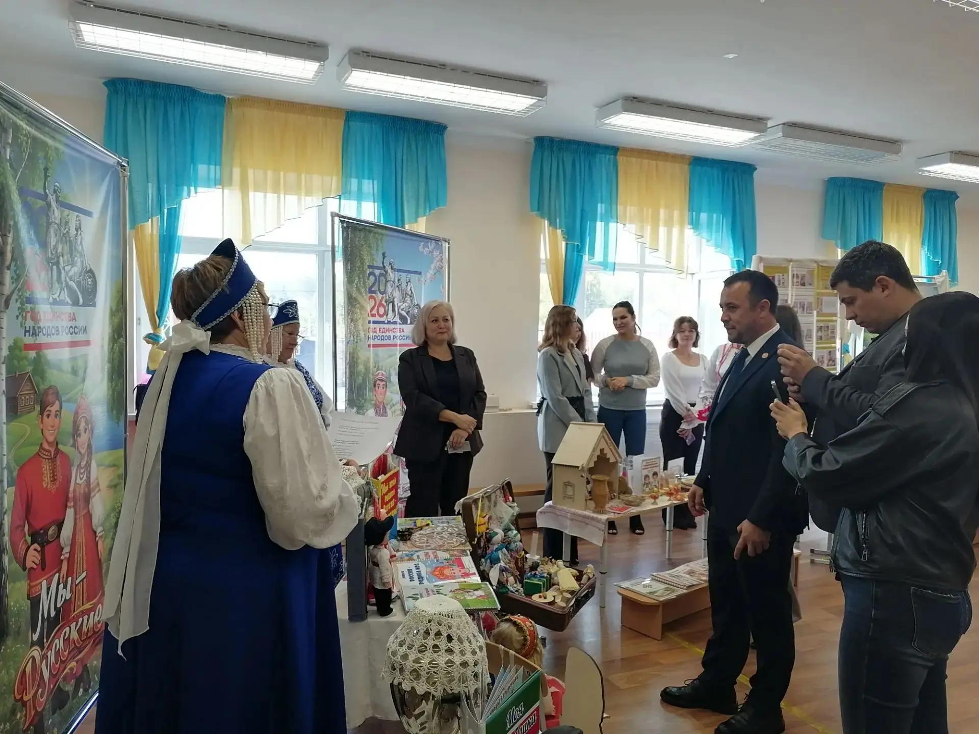 Фестиваль районда тәрбия башлангычында торган мәктәпкәчә белем бирү ветераннарына рәхмәт сүзләре белән тәмамланды.