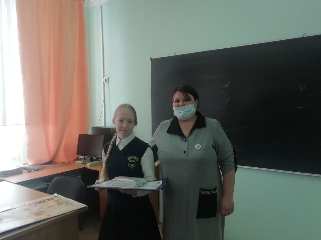 Ученица Верхнеуслонской школы награждена подарком от регионального движения «Татарстан – новый век»
