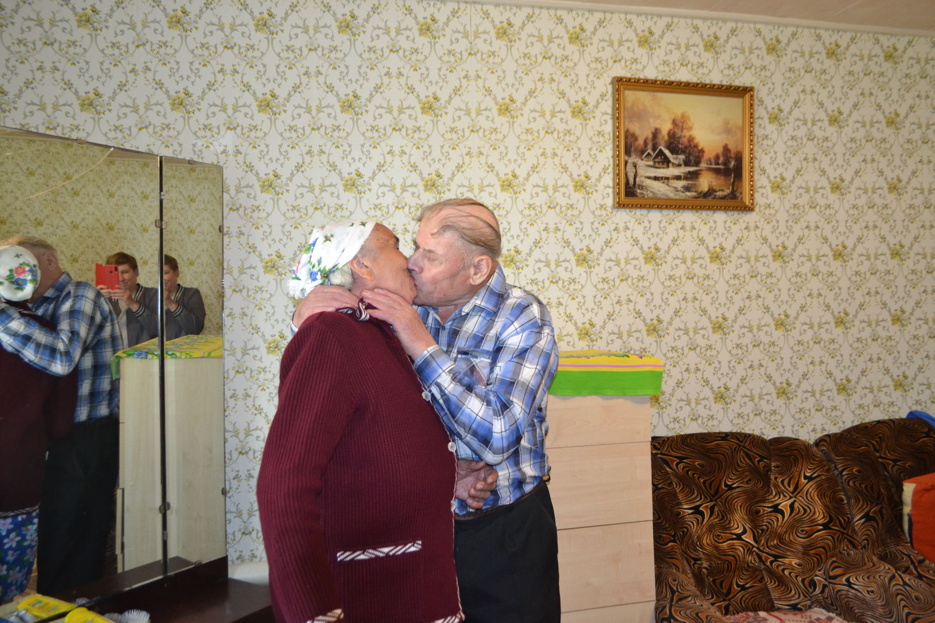 «Жить надо с любовью» - супруги Алексеевы отметили бриллиантовую свадьбу