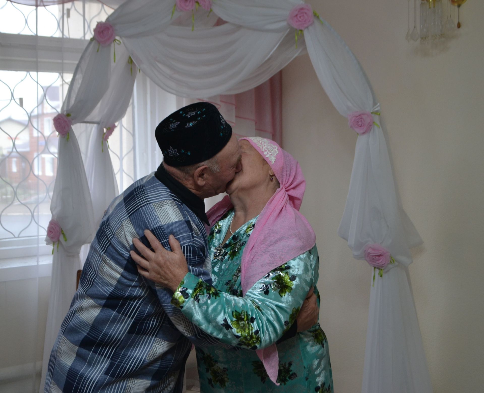 Неразлучно полвека идут они рядом: 50 лет совместной жизни отметили супруги Мухаметзяновы из Татарского Маматкозина
