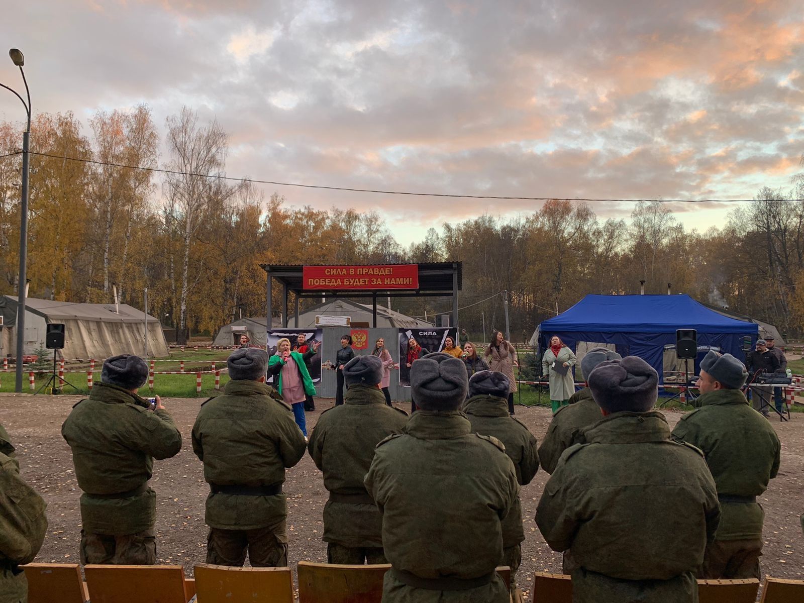 Верхнеуслонские артисты выступили перед мобилизованными военнослужащими