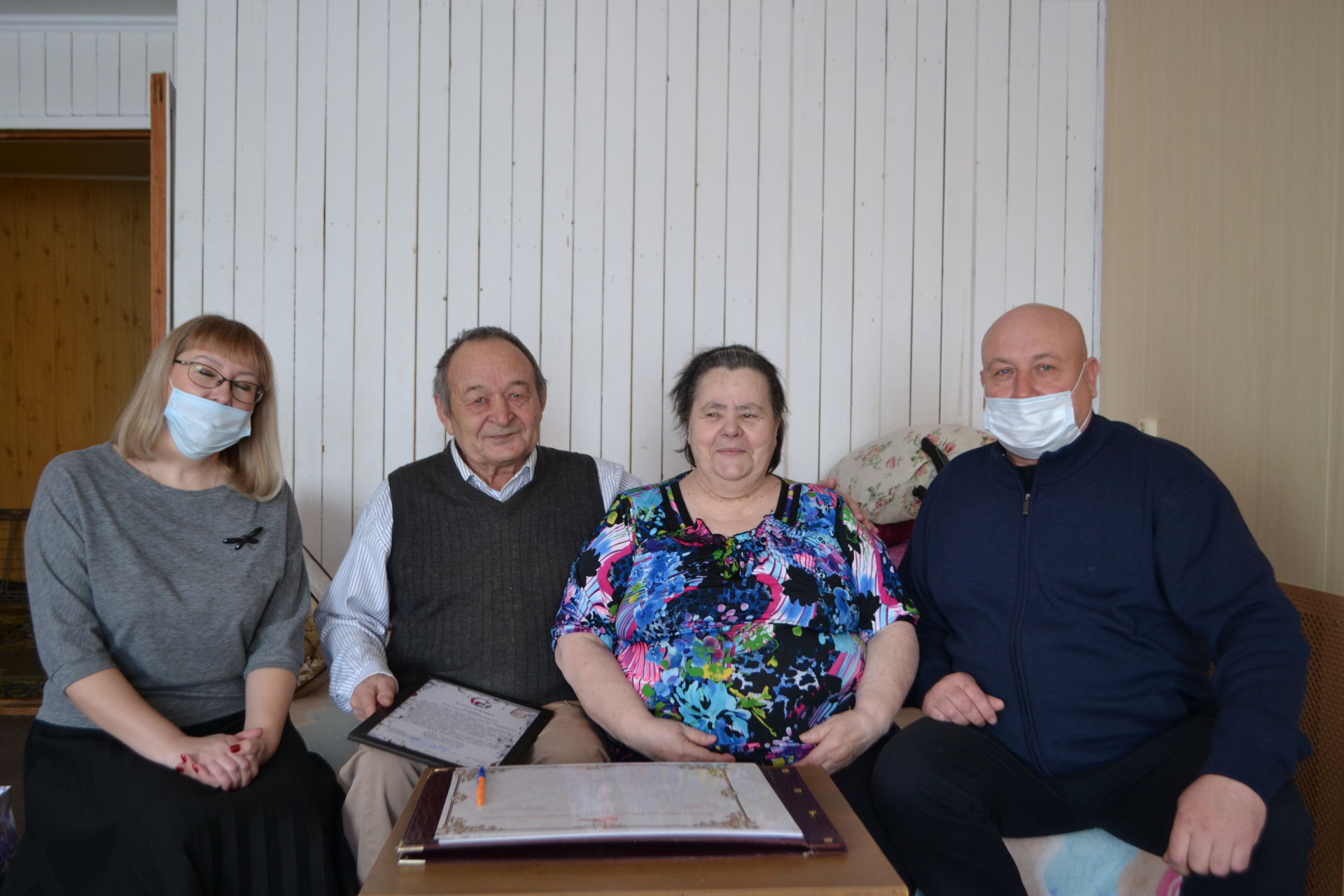 Супруги Тазиевы из Нижнего Услона отметили золотую свадьбу