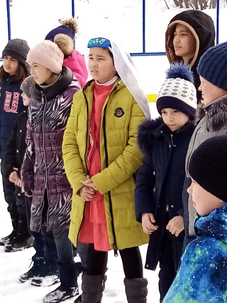 Школьники в Введенской Слободе встретили весну по татарским традициям