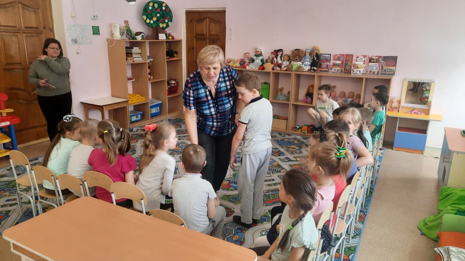 Воспитанникам детсада «Березка» рассказали о 90-летней истории «Волжской нови»