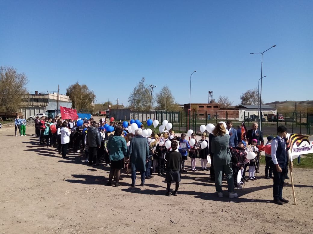 В Макулове День Победы встретили митингом и шествием "Бессмертного полка"