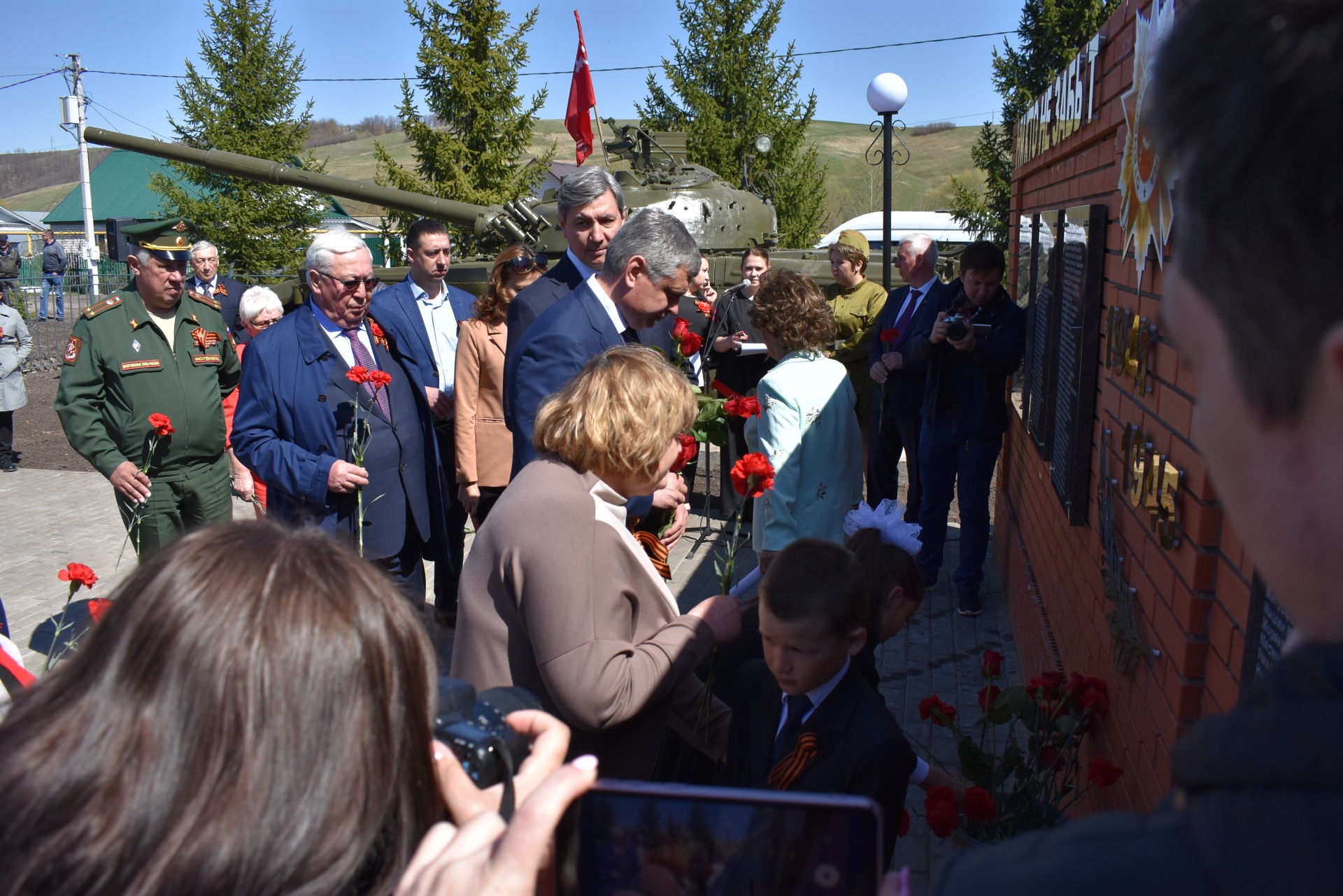 В Ямбулатове торжественно открыли мемориальный комплекс в честь Героя Советского Союза Семёна Коновалова