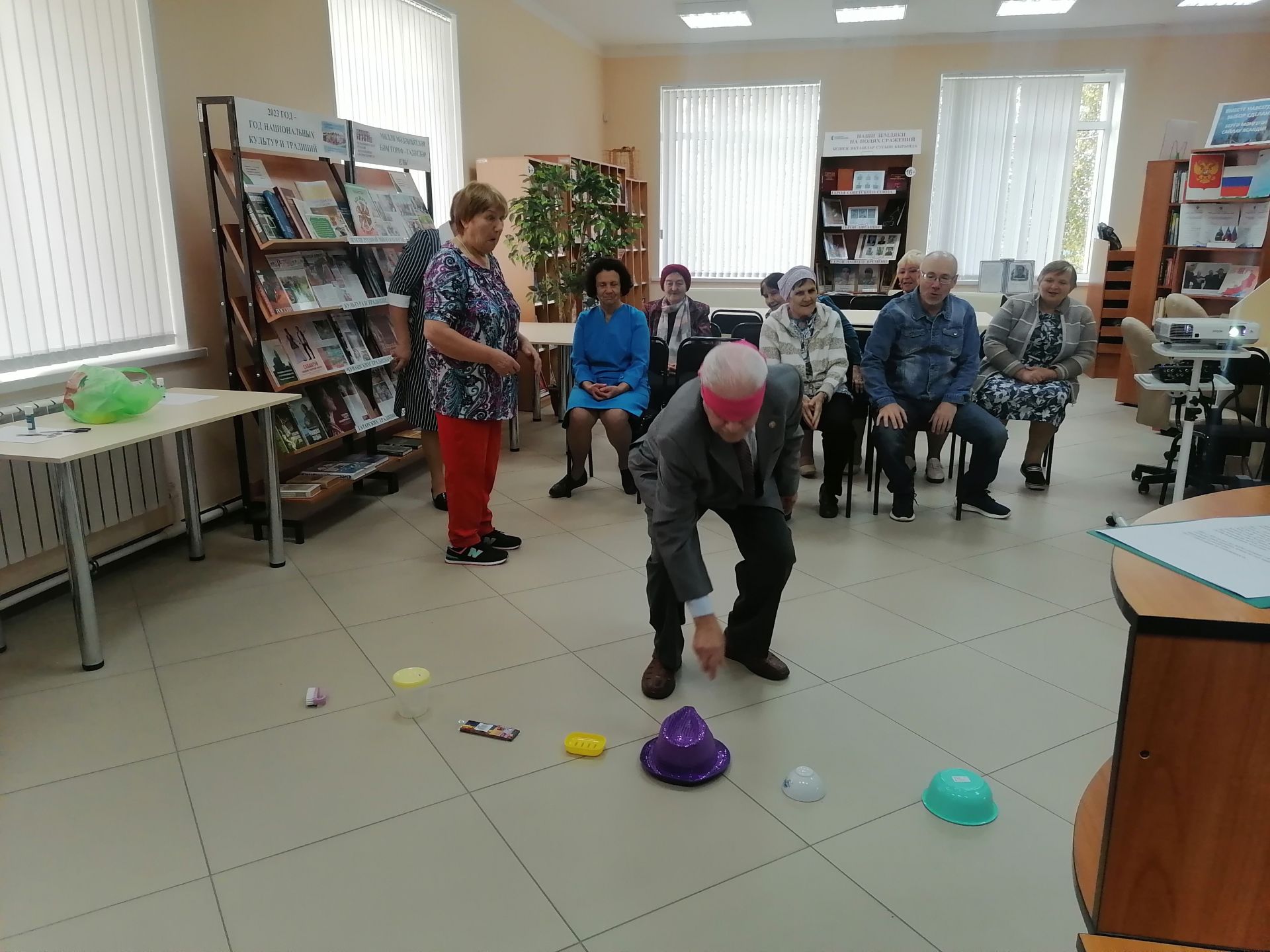 В районной библиотеке организовали литературно-конкурсную программу для пожилых