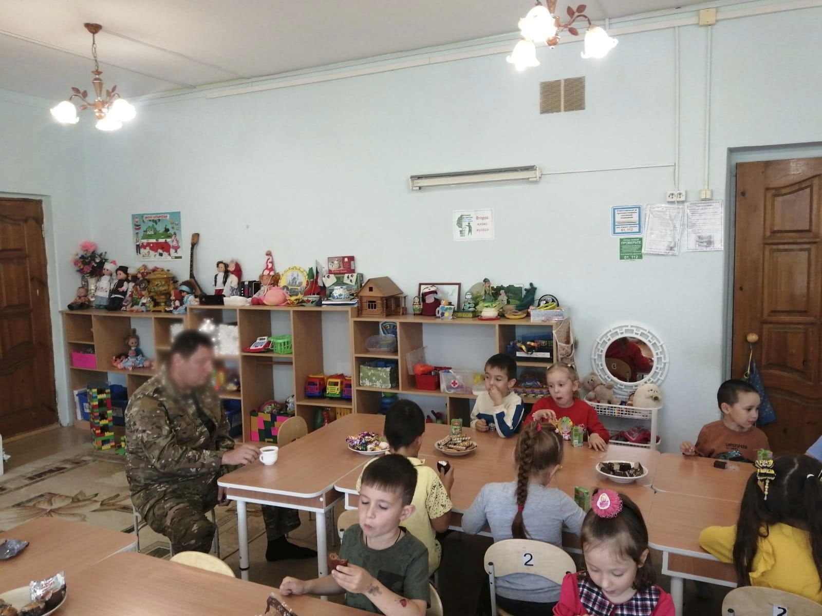 «Каенкай” балалар бакчасында тәрбияләнүчеләр МХОда катнашучыларны каршы алды