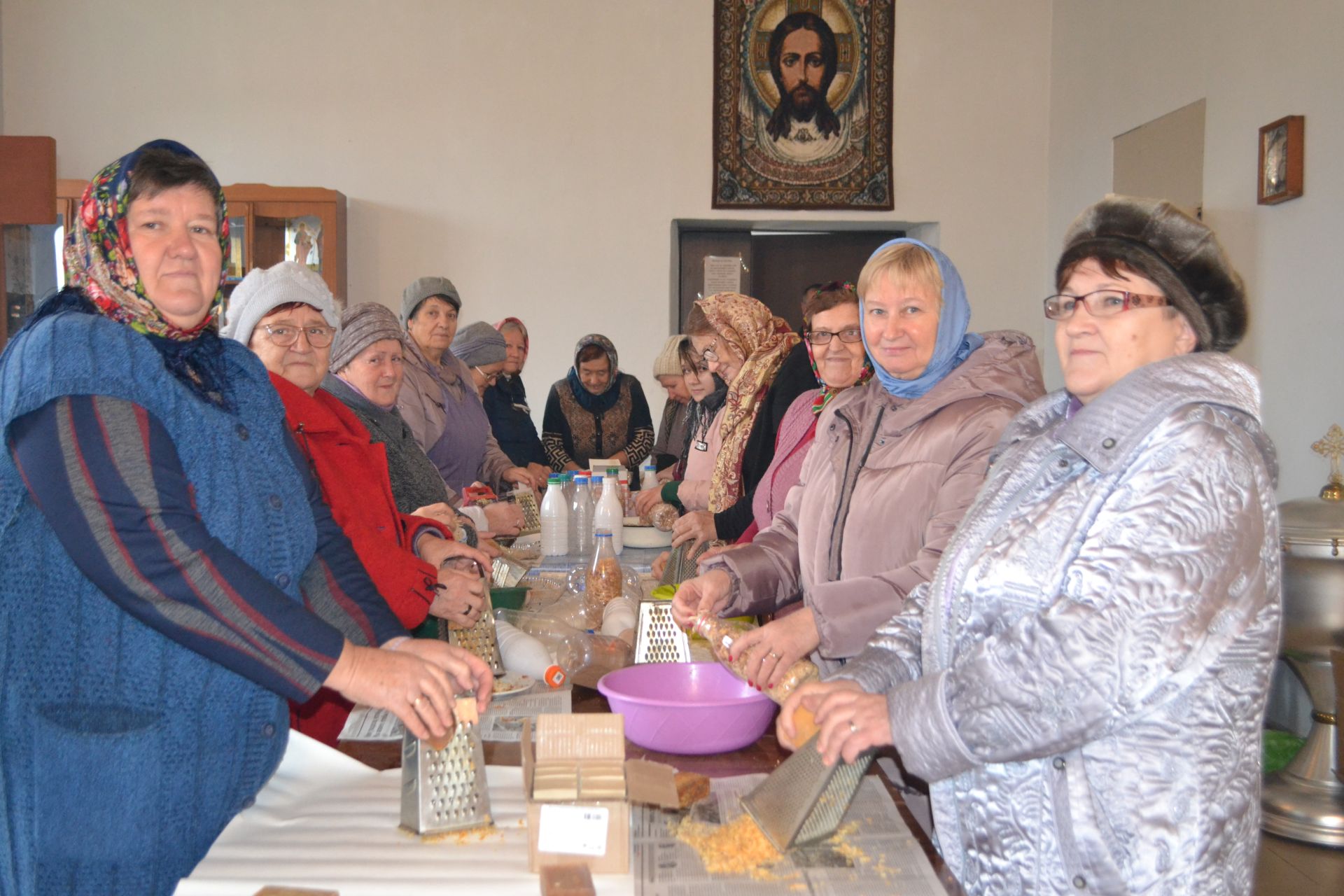 Жители Куралова готовят для бойцов СВО быстрый розжиг