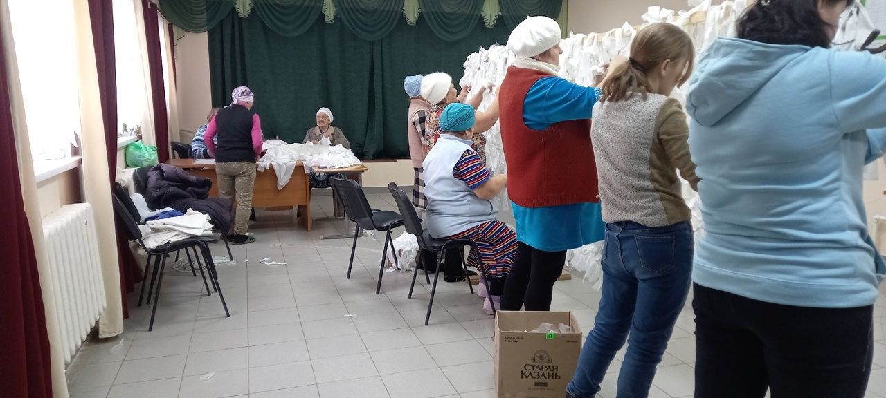 В Вахитове сплели маскировочную сеть для участников СВО