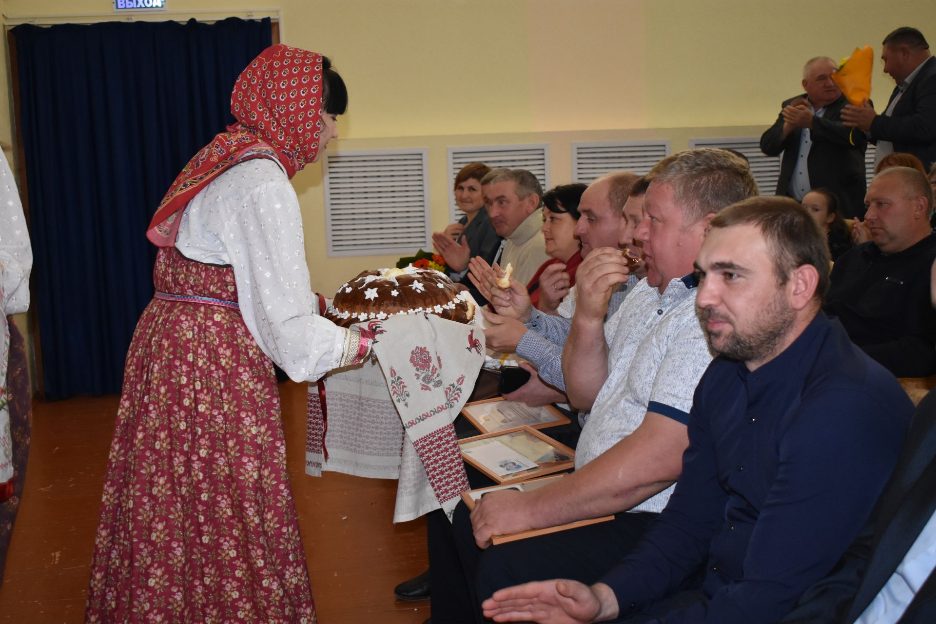 Праздник тружеников полей и ферм прошел в Верхнем Услоне