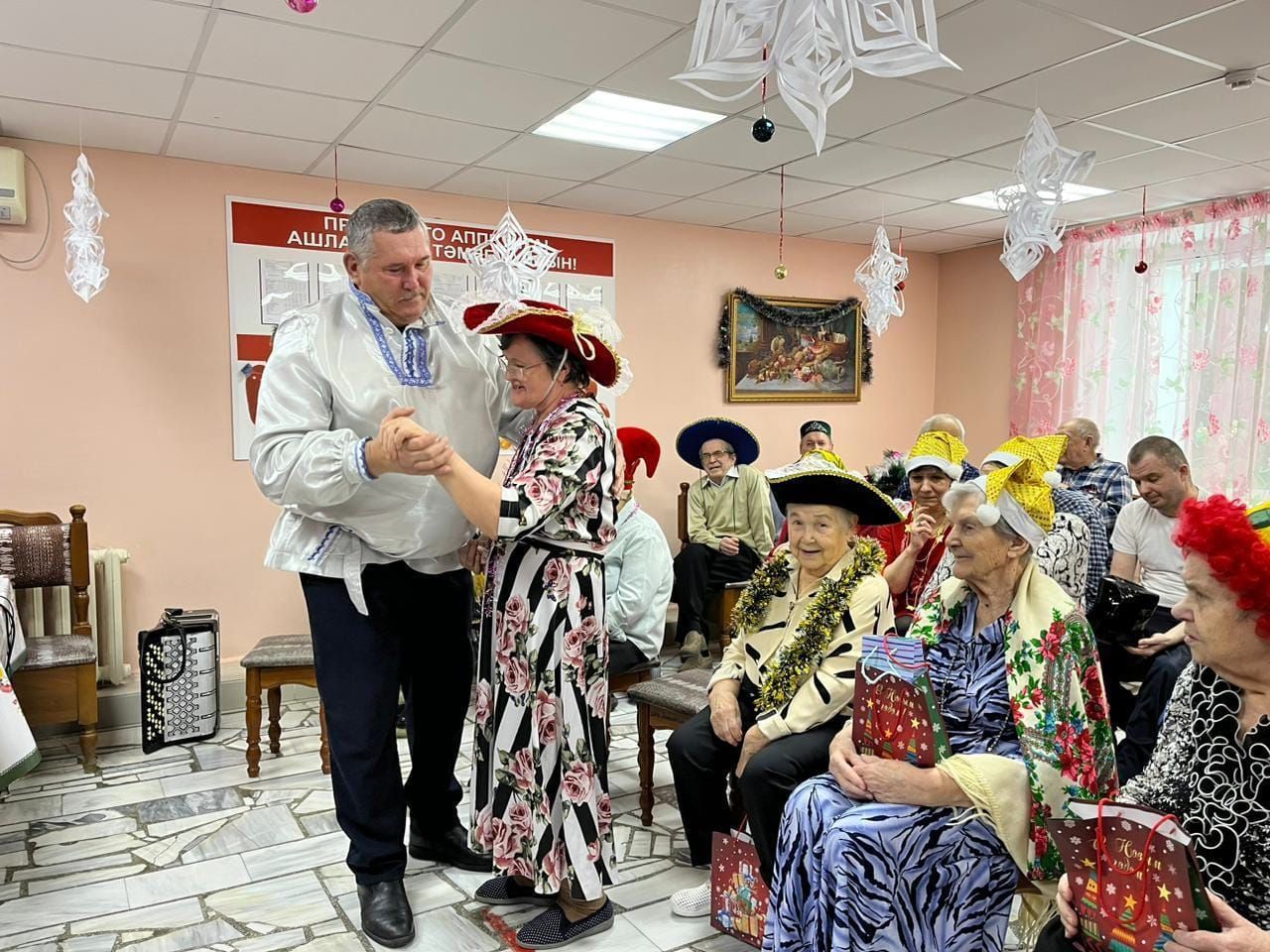 Югары Ослан интернат - йортында Яңа ел бәйрәмнәре башланды
