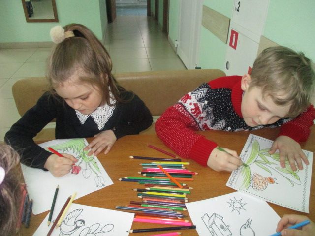 В Кильдеевском Доме культуры отметили день цветных карандашей