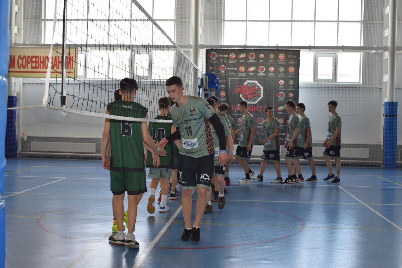 Второй игровой день зонального этапа Школьной волейбольной лиги в Верхнем Услоне