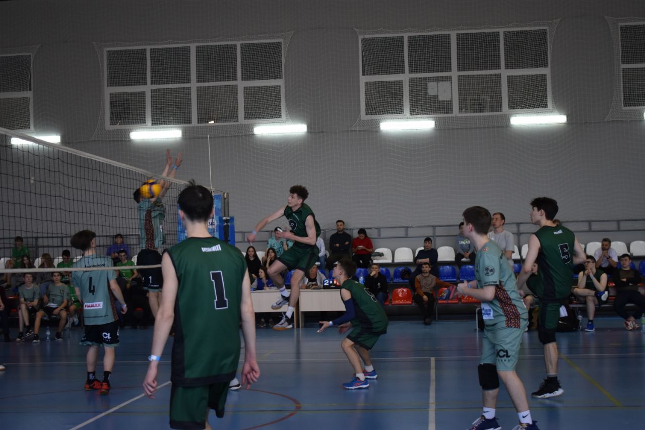 Второй игровой день зонального этапа Школьной волейбольной лиги в Верхнем Услоне