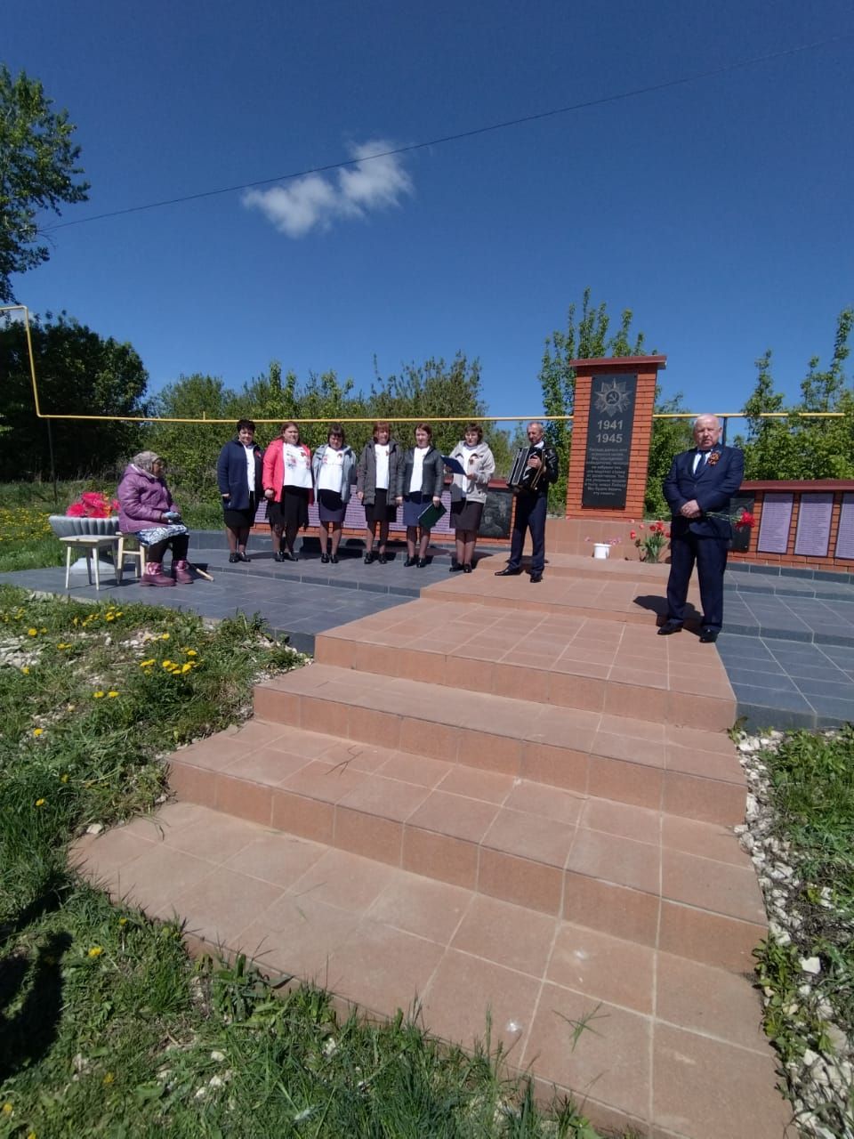 В деревне Харино почтили память солдат Великой Отечественной