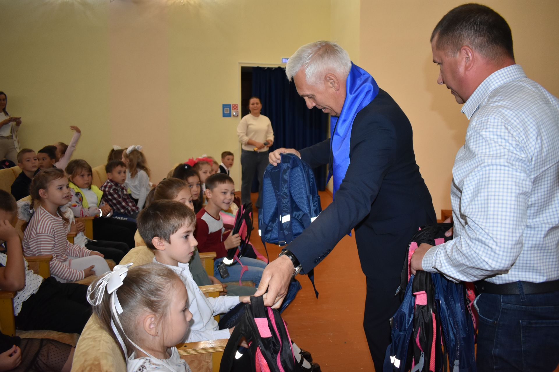 В Верхнем Услоне прошла благотворительная акция «Помоги собраться в школу»