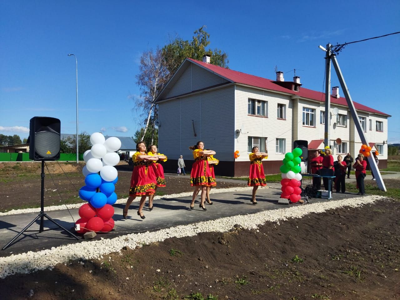 В Куралове торжественно открыли территорию, благоустроенную по программе «Наш двор»