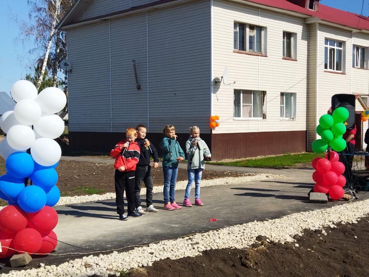 В Куралове торжественно открыли территорию, благоустроенную по программе «Наш двор»