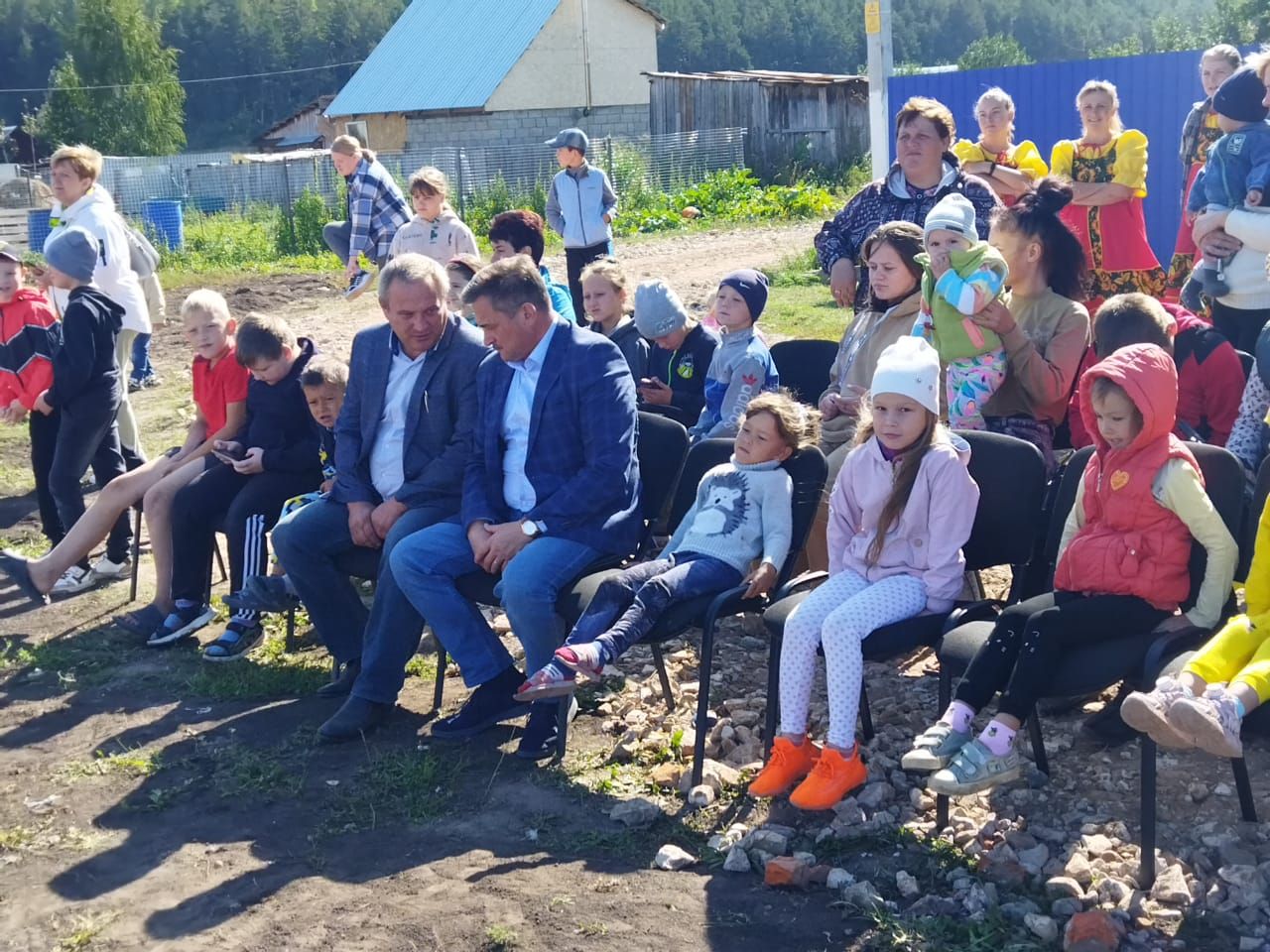 В Куралове торжественно открыли территорию, благоустроенную по программе «Наш двор»