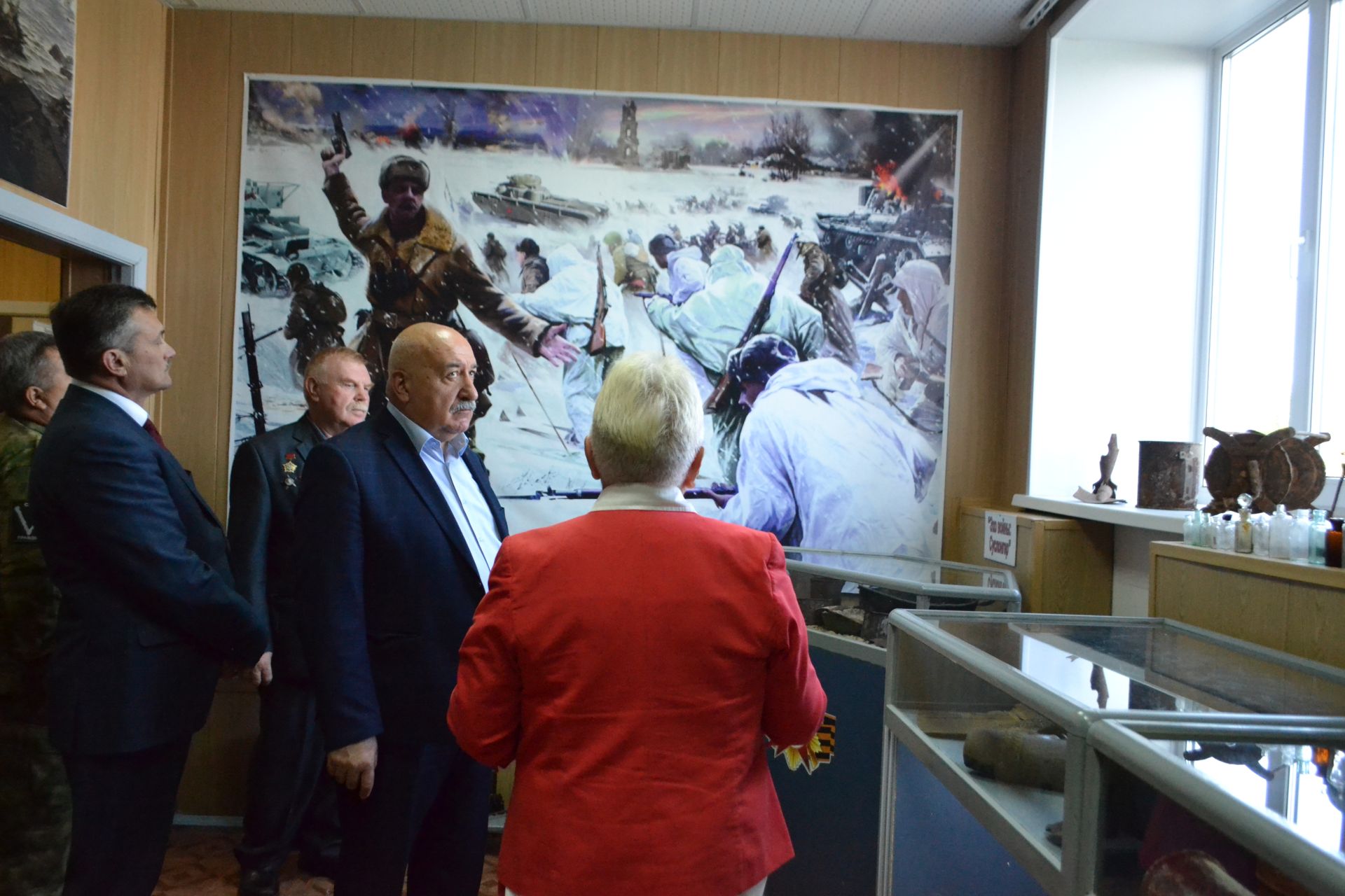 Герой России Геворк Исаханян провел Урок мужества в Верхнеуслонской гимназии и посетил Музей памяти