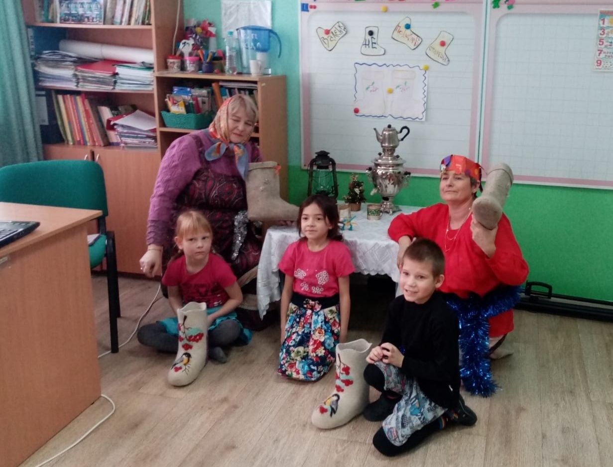 В Ямбулатовском детсаду малышам рассказали о валенках