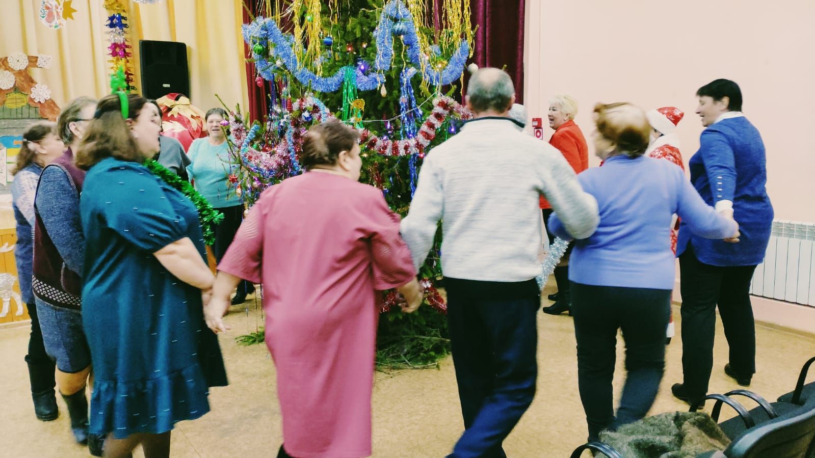 В Кильдееве прошла новогодняя елка для пожилых людей