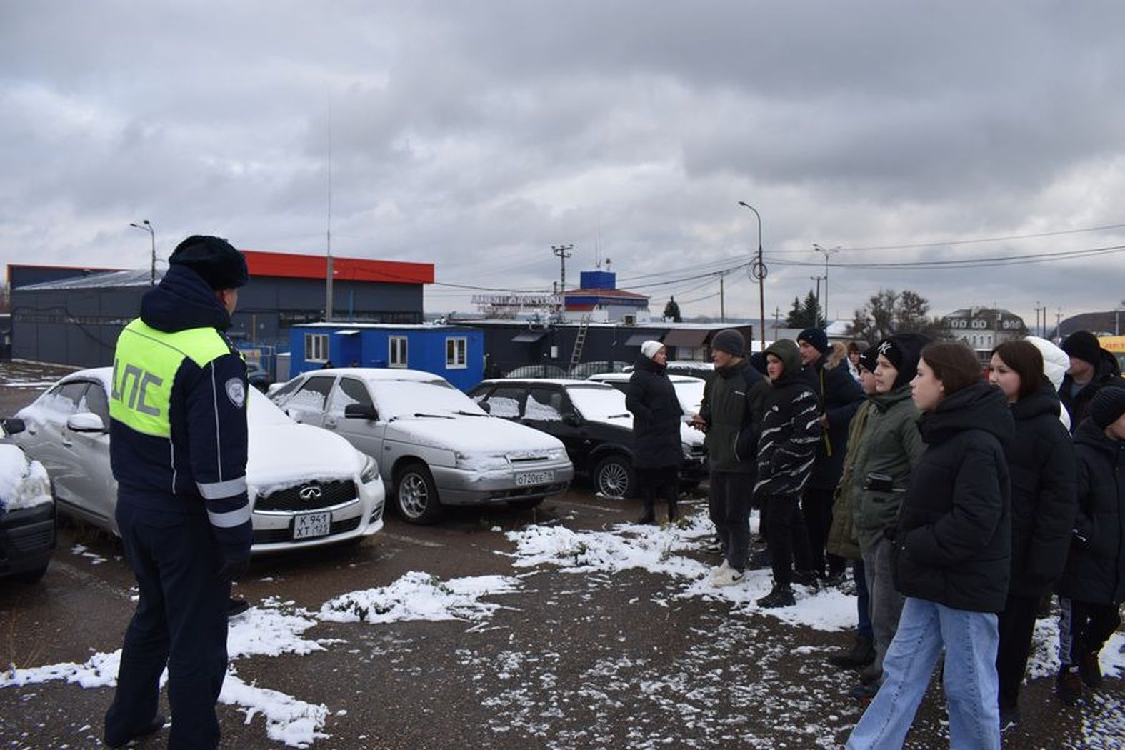 Верхнеуслонским подросткам показали «кладбище автомобилей»