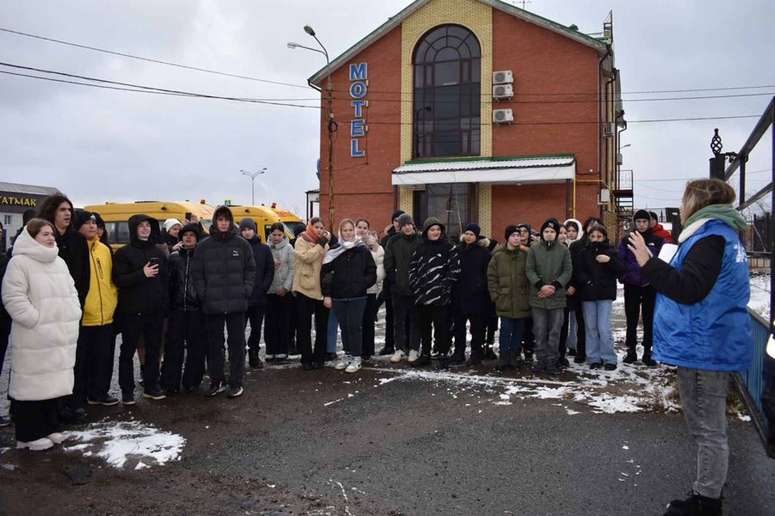 Верхнеуслонским подросткам показали «кладбище автомобилей»