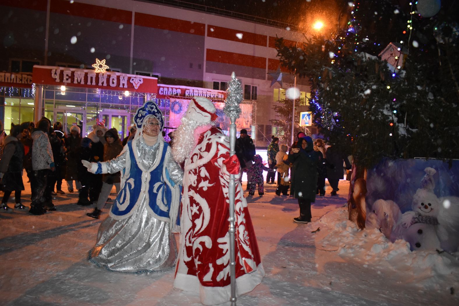 Новогодняя елка в Верхнем Услоне собрала сельчан на праздник