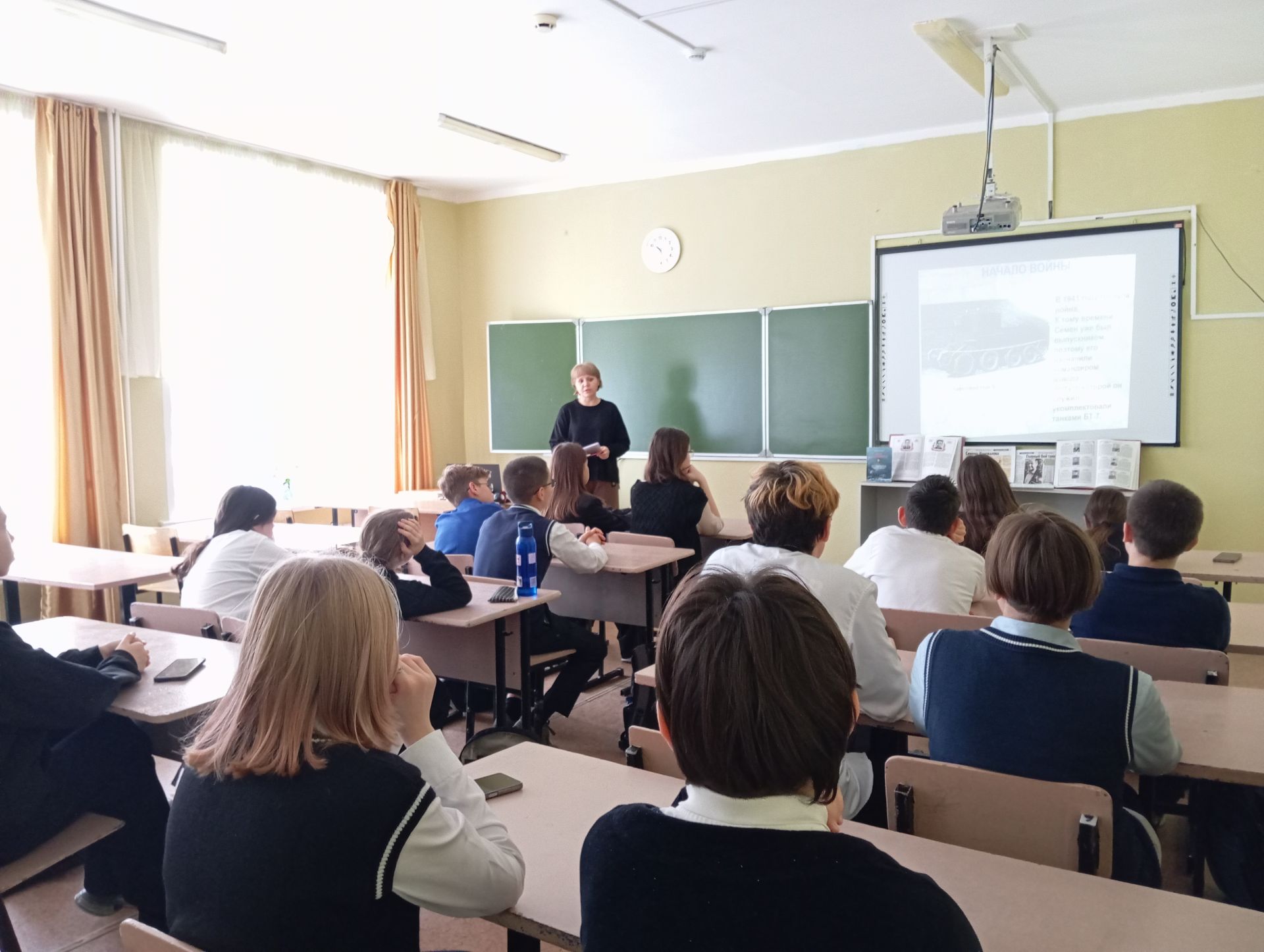 В Верхнеуслонской школе к Дню Героев прошел урок мужества