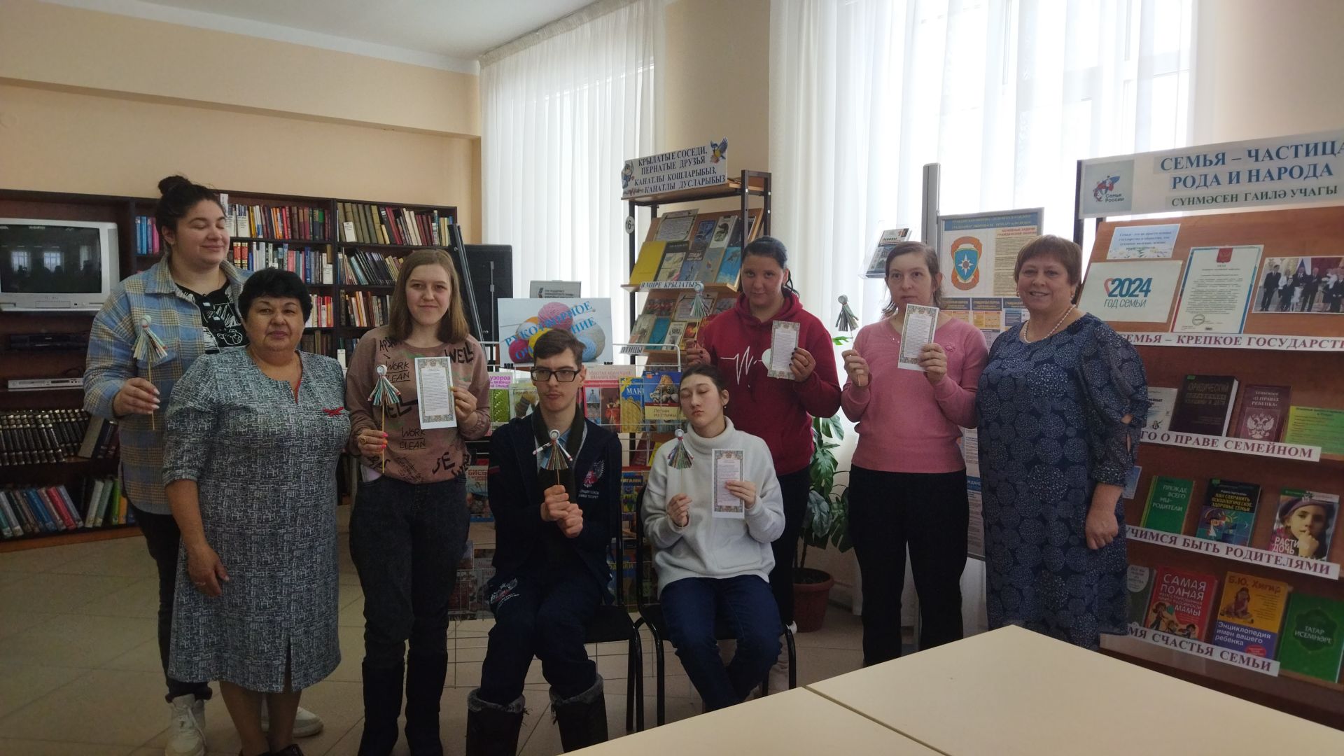 Участники клуба «Разноцветный мир» посетили районную библиотеку