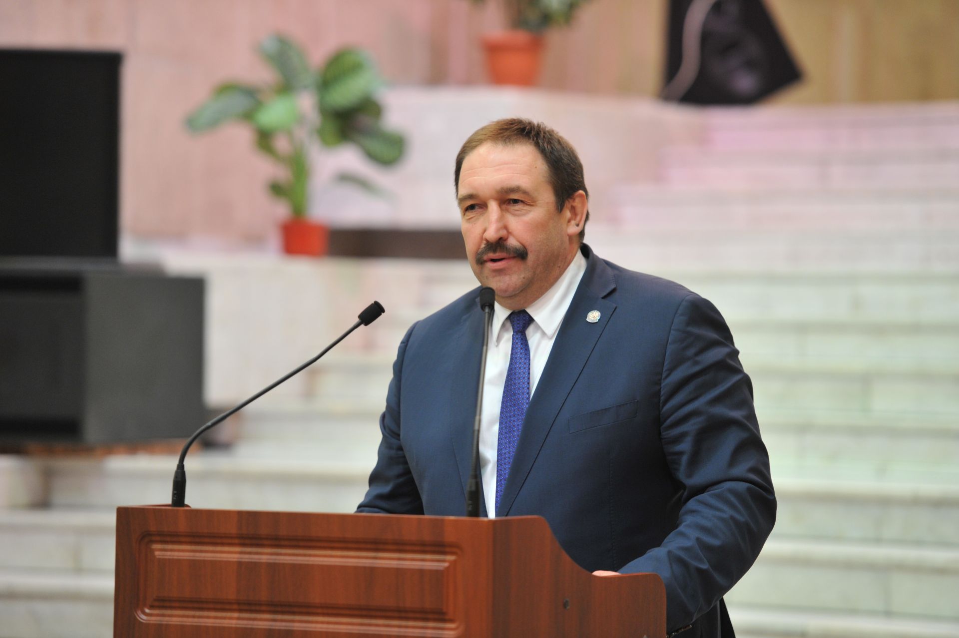 Алексей Песошин поздравил жителей Татарстана с Днем космонавтики