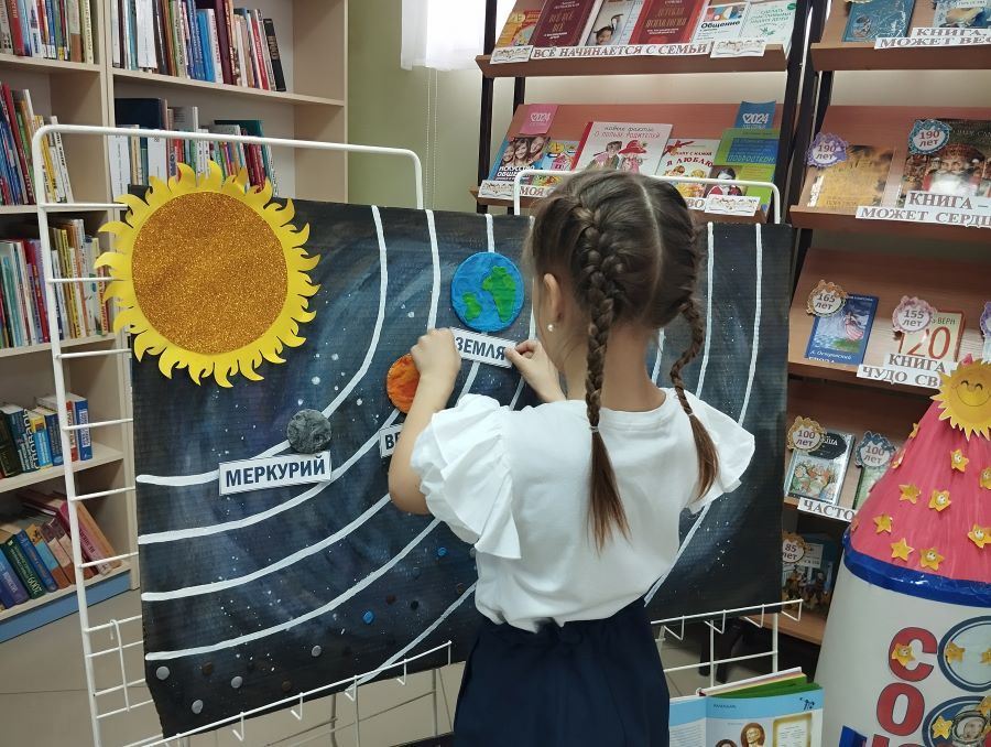Юные гимназисты Верхнего Услона совершили путешествие в «Планетарий в библиотеке»