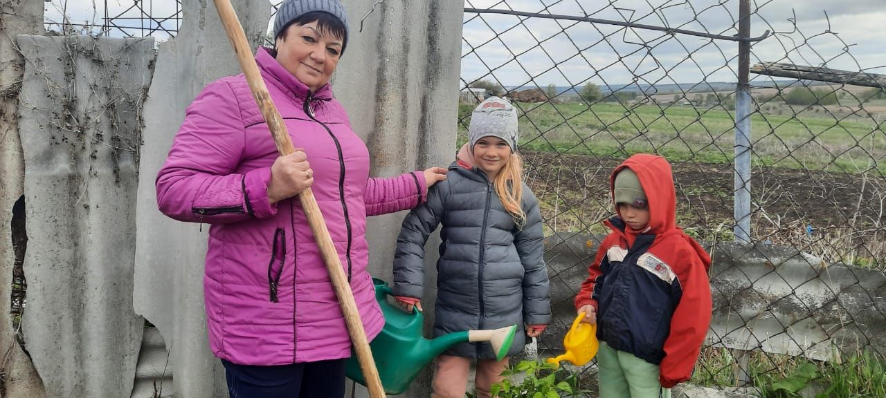 В Кильдееве высадили саженцы деревьев и кустарников в рамках Всемирного дня посадки леса