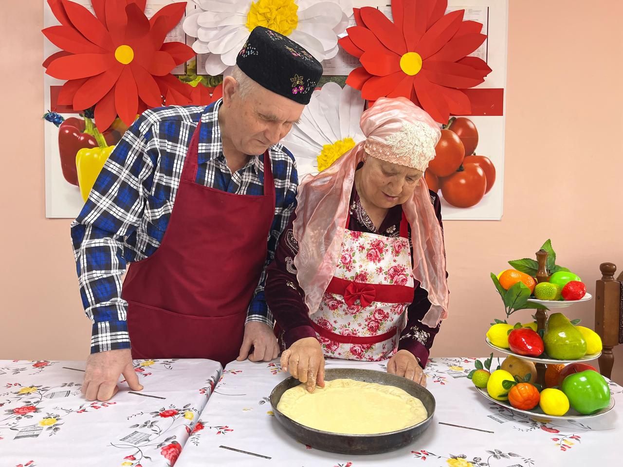 В Верхнеуслонском Доме-интернате к Международному дню семьи испекли праздничный пирог