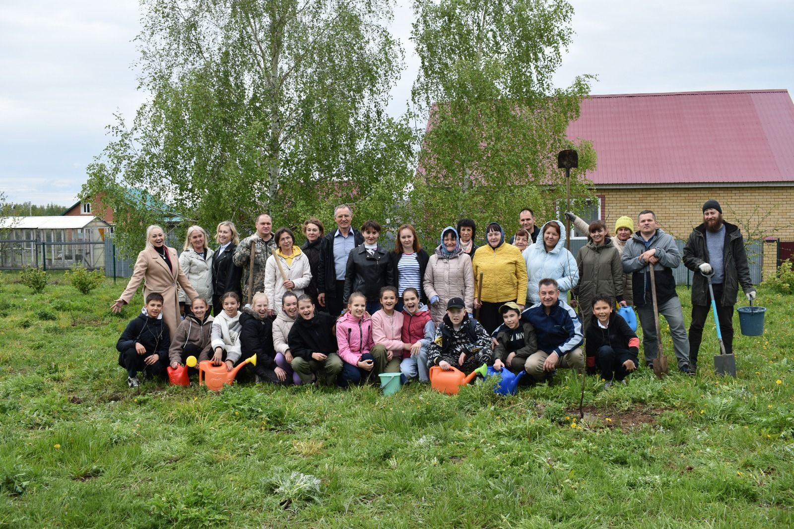 В Верхнем Услоне по национальному проекту заложили яблоневый сад