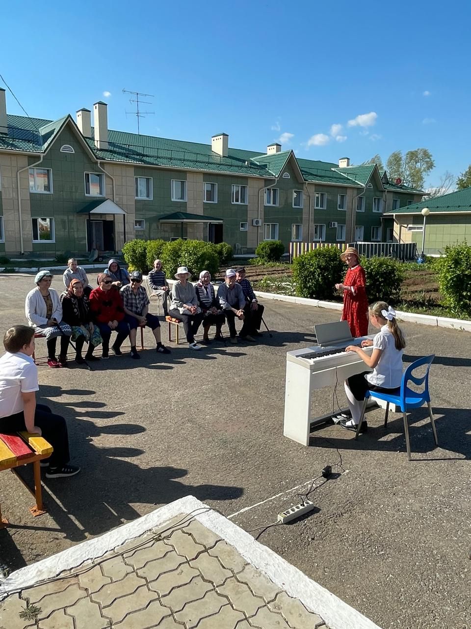 Юные музыканты выступили перед жителями Верхнеуслонского Дома-интерната для престарелых