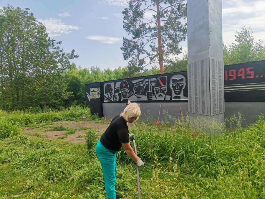 В Коргузе прошла акция «Чистый обелиск»