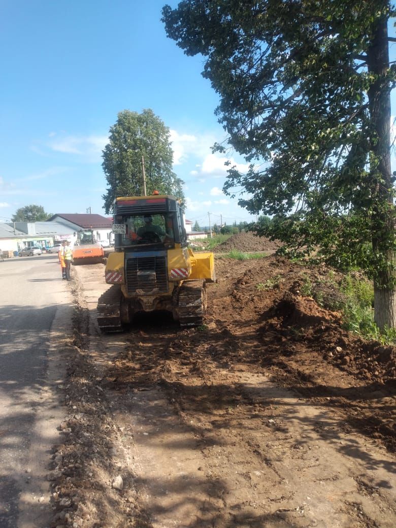 В Нижнем Услоне по национальному проекту идет строительство пешеходной дорожки