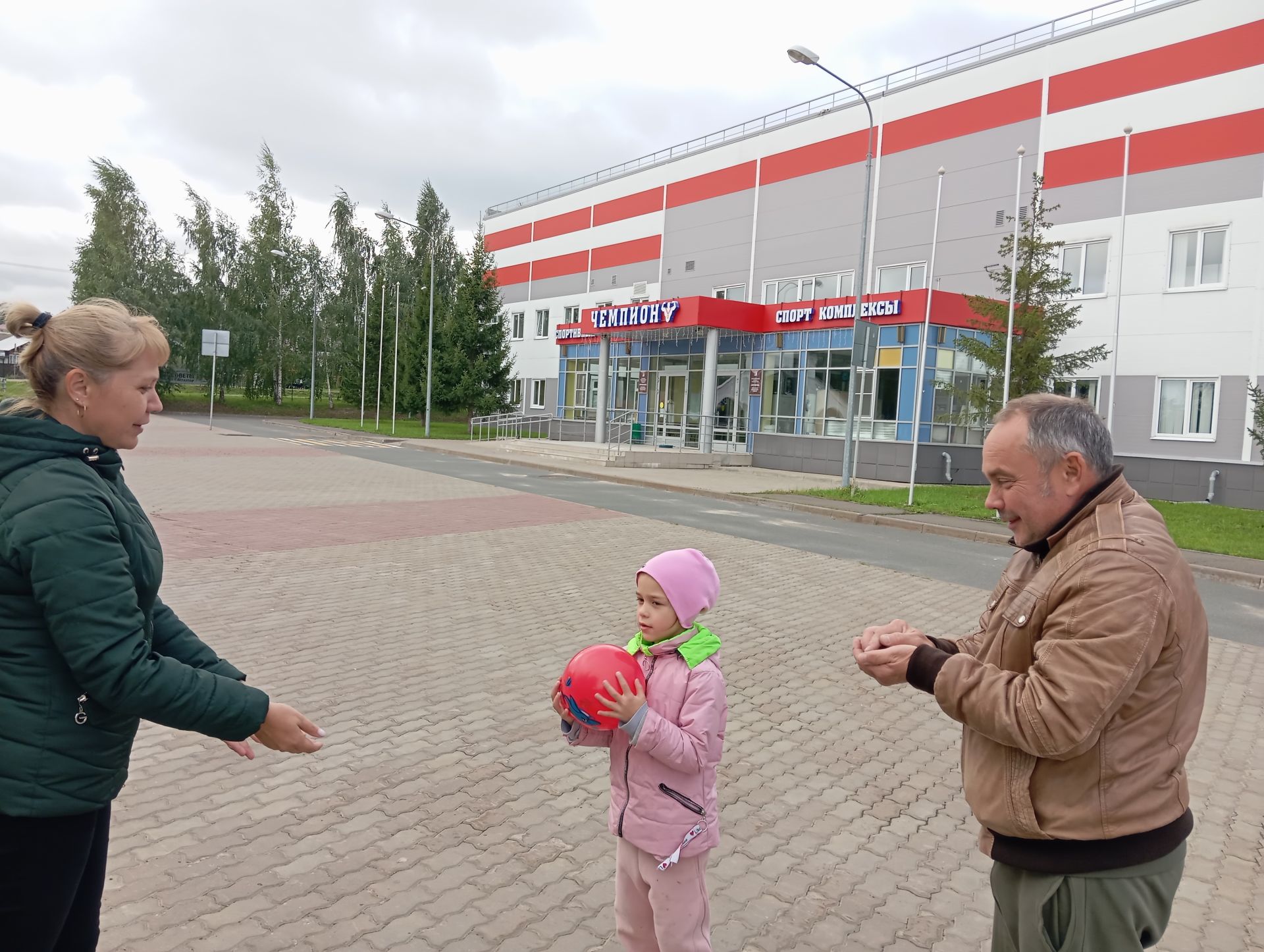 В Парке культуры и отдыха в Верхнем Услоне прошла игровая программа к Яблочному Спасу