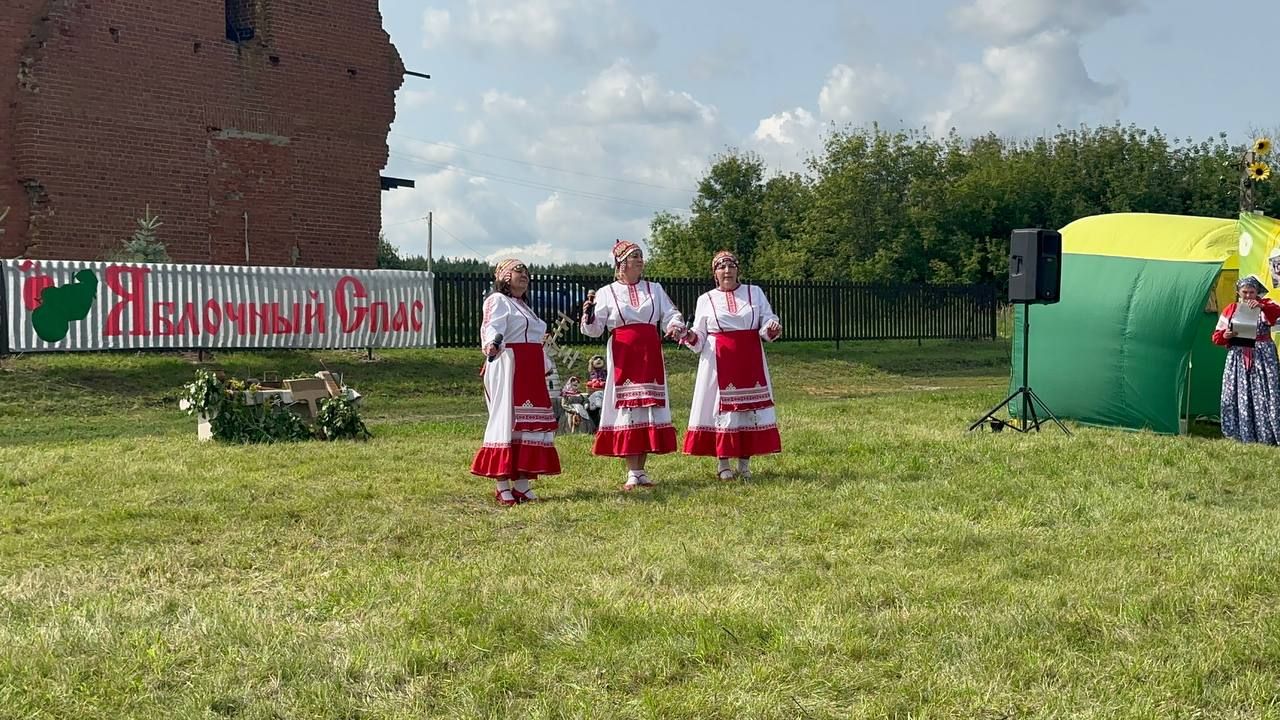 В Майдане весело отметили Яблочный Спас