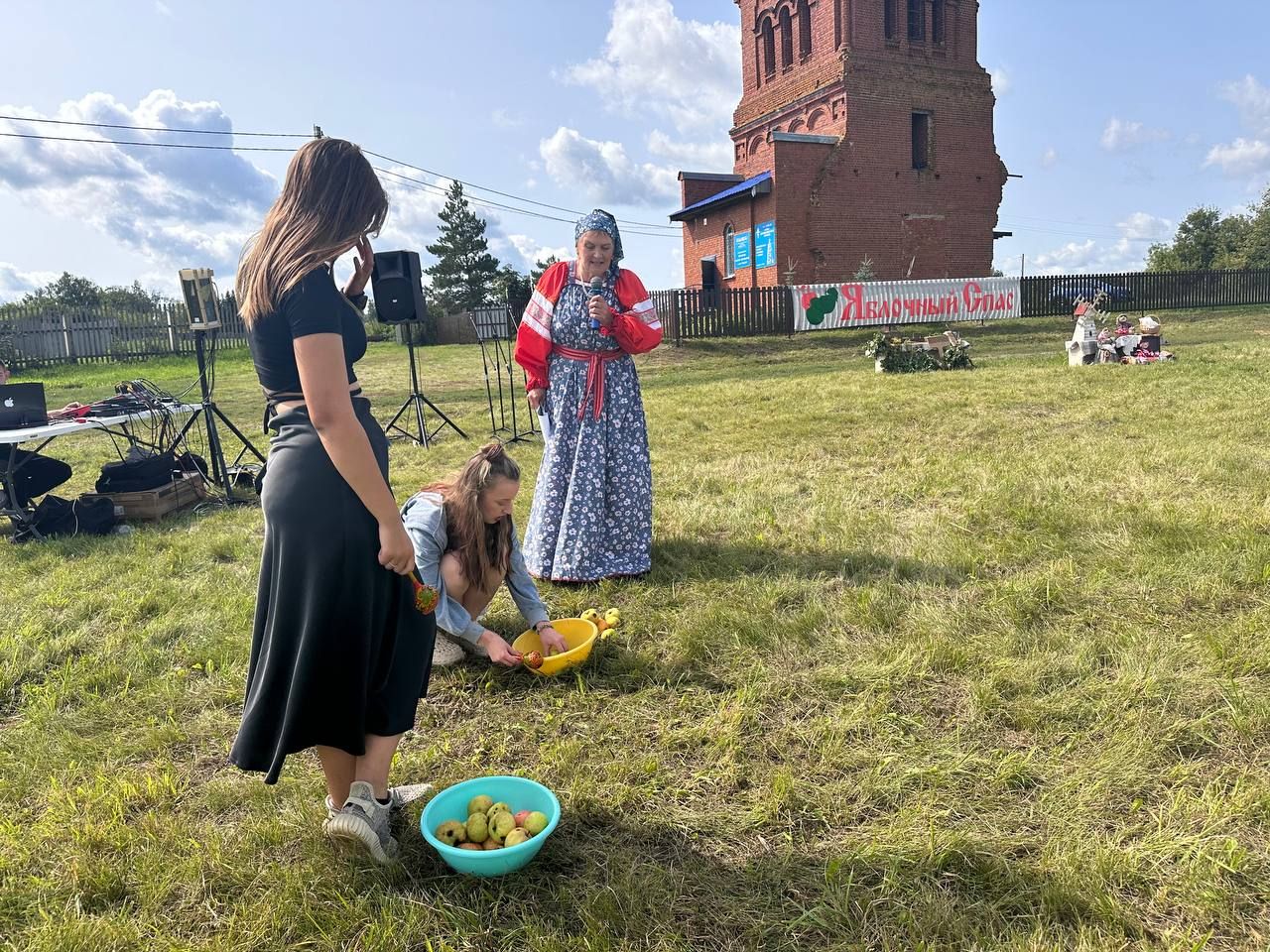 В Майдане весело отметили Яблочный Спас