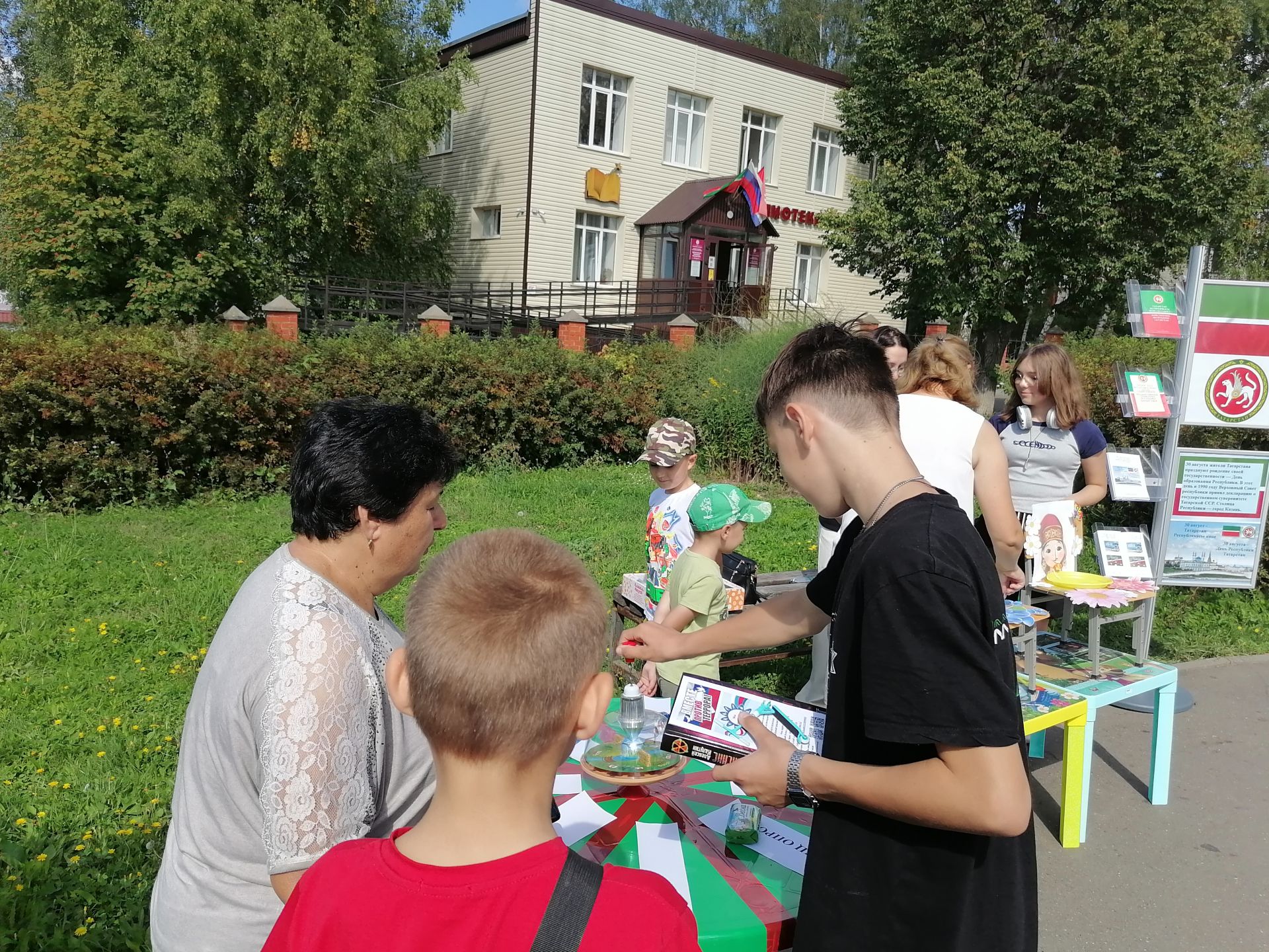 В Верхнем Услоне библиотекари провели программу «Моя Родина – мой Татарстан»